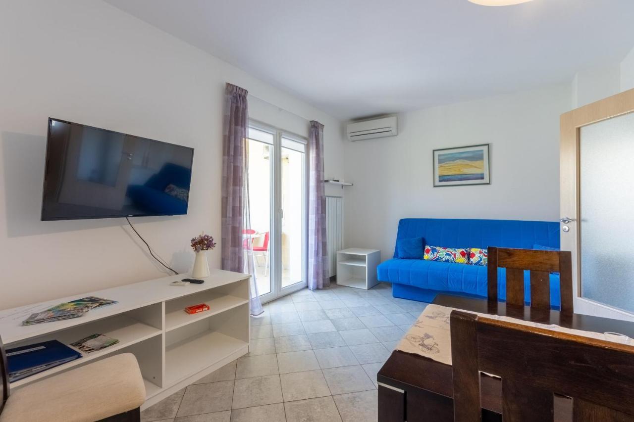 Apartments Vesna Malinska Ngoại thất bức ảnh