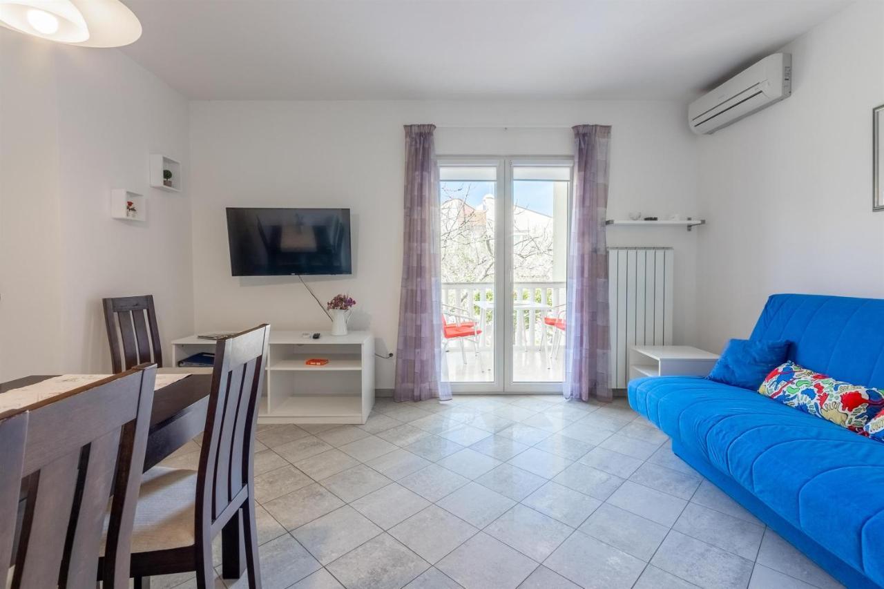 Apartments Vesna Malinska Ngoại thất bức ảnh