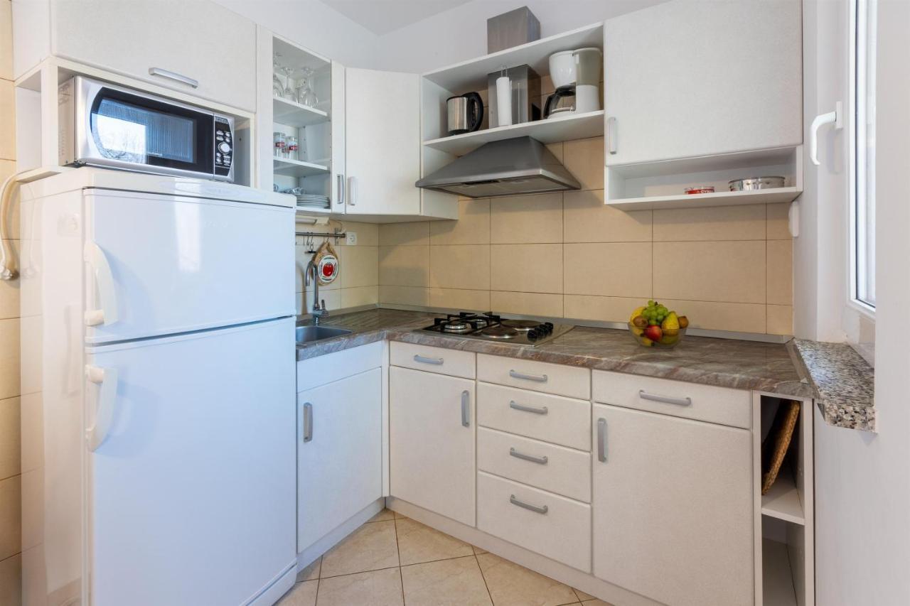 Apartments Vesna Malinska Ngoại thất bức ảnh