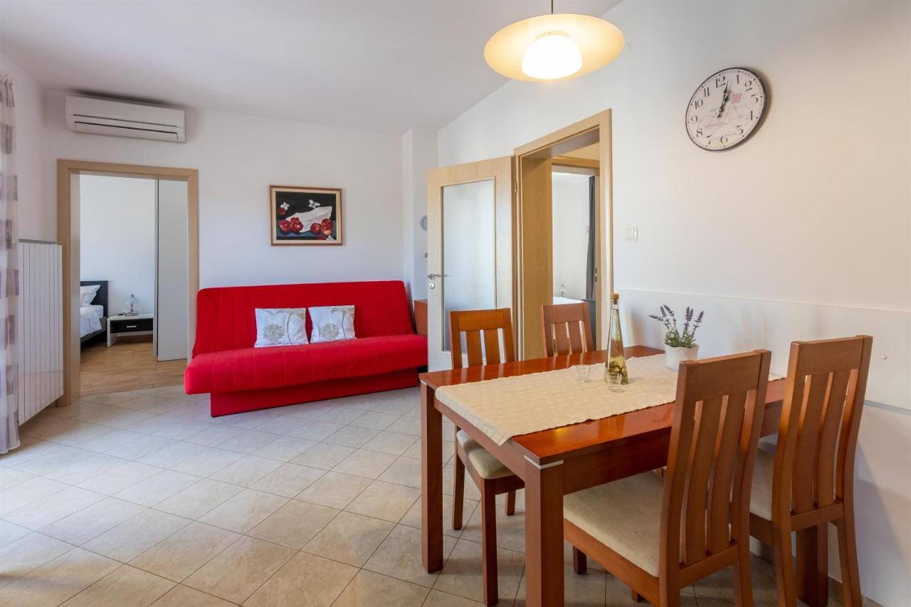 Apartments Vesna Malinska Ngoại thất bức ảnh