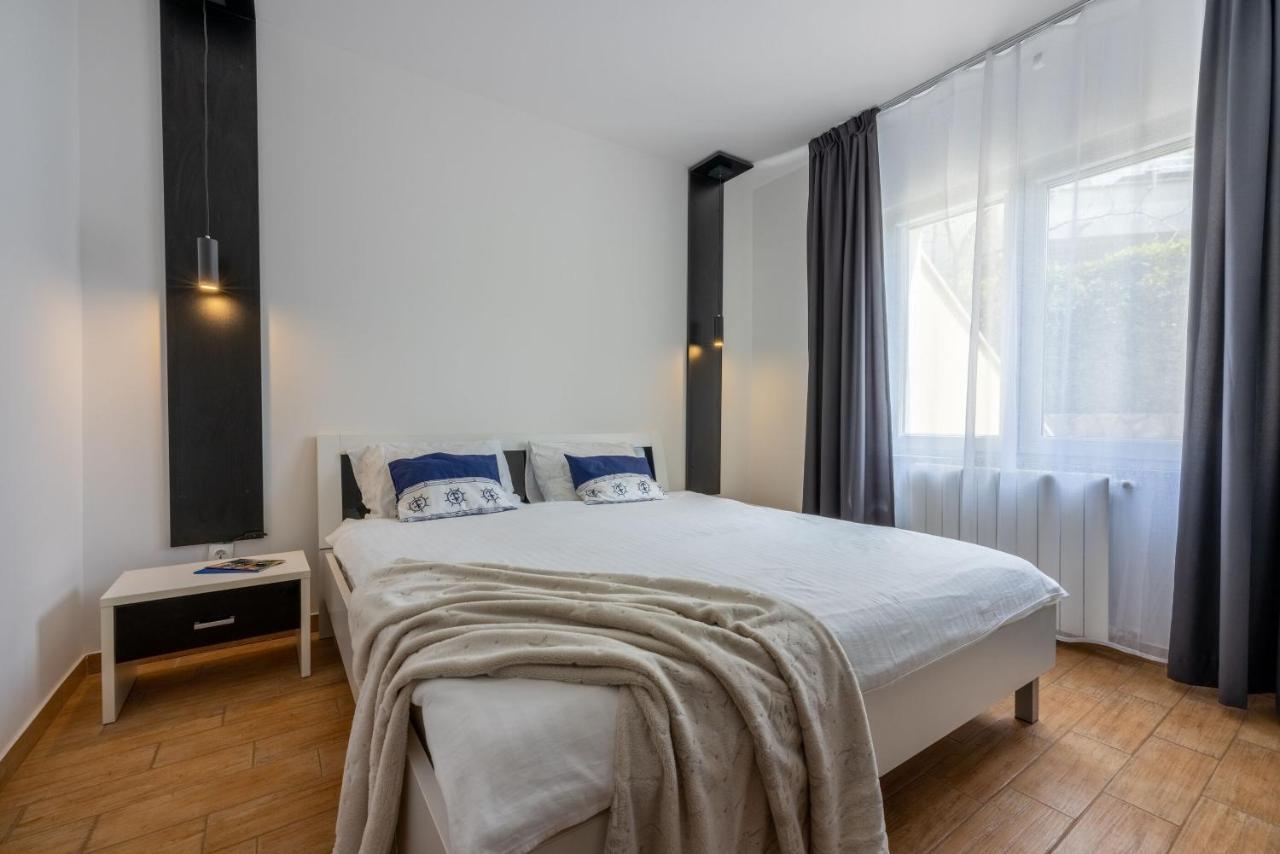 Apartments Vesna Malinska Ngoại thất bức ảnh