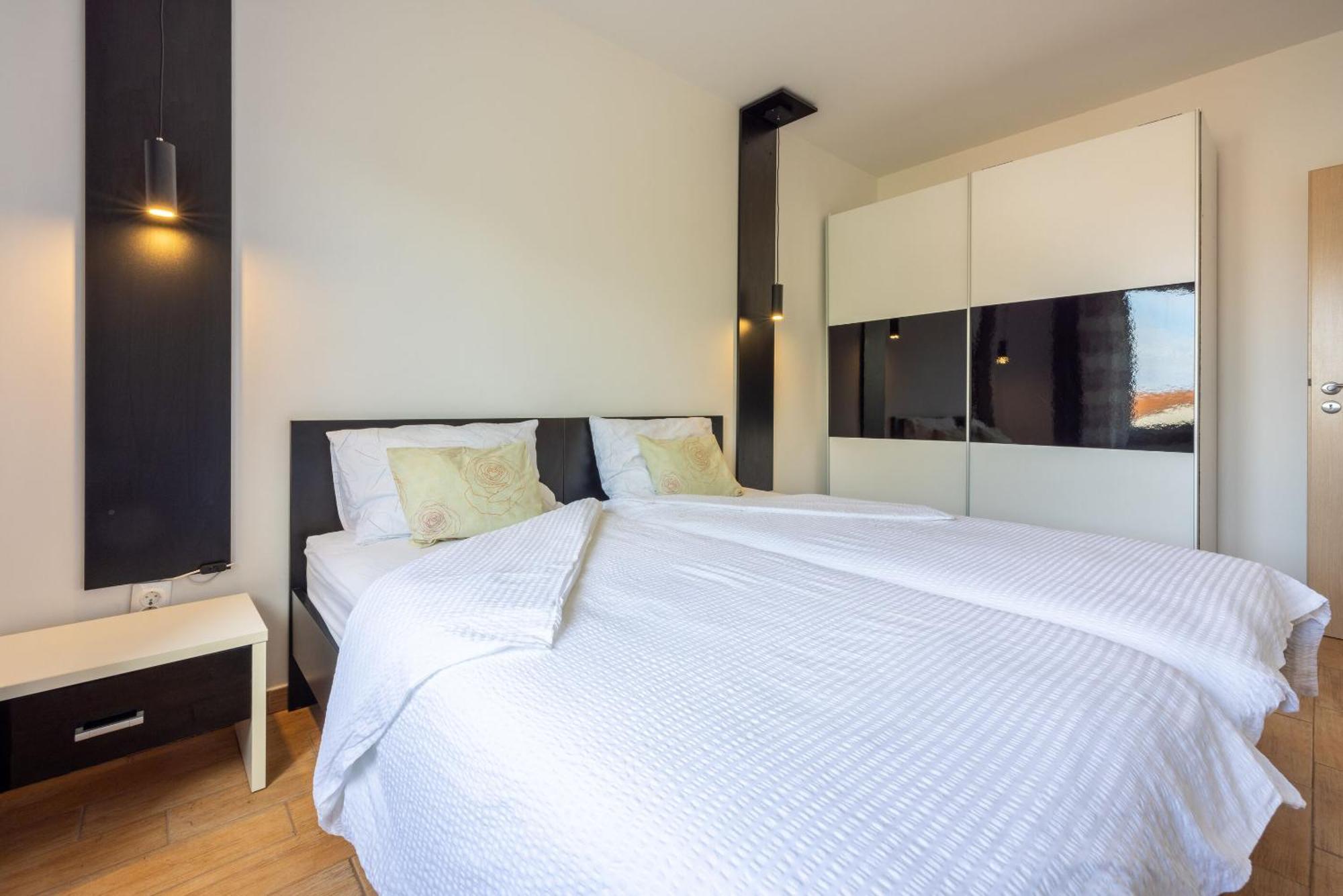 Apartments Vesna Malinska Ngoại thất bức ảnh