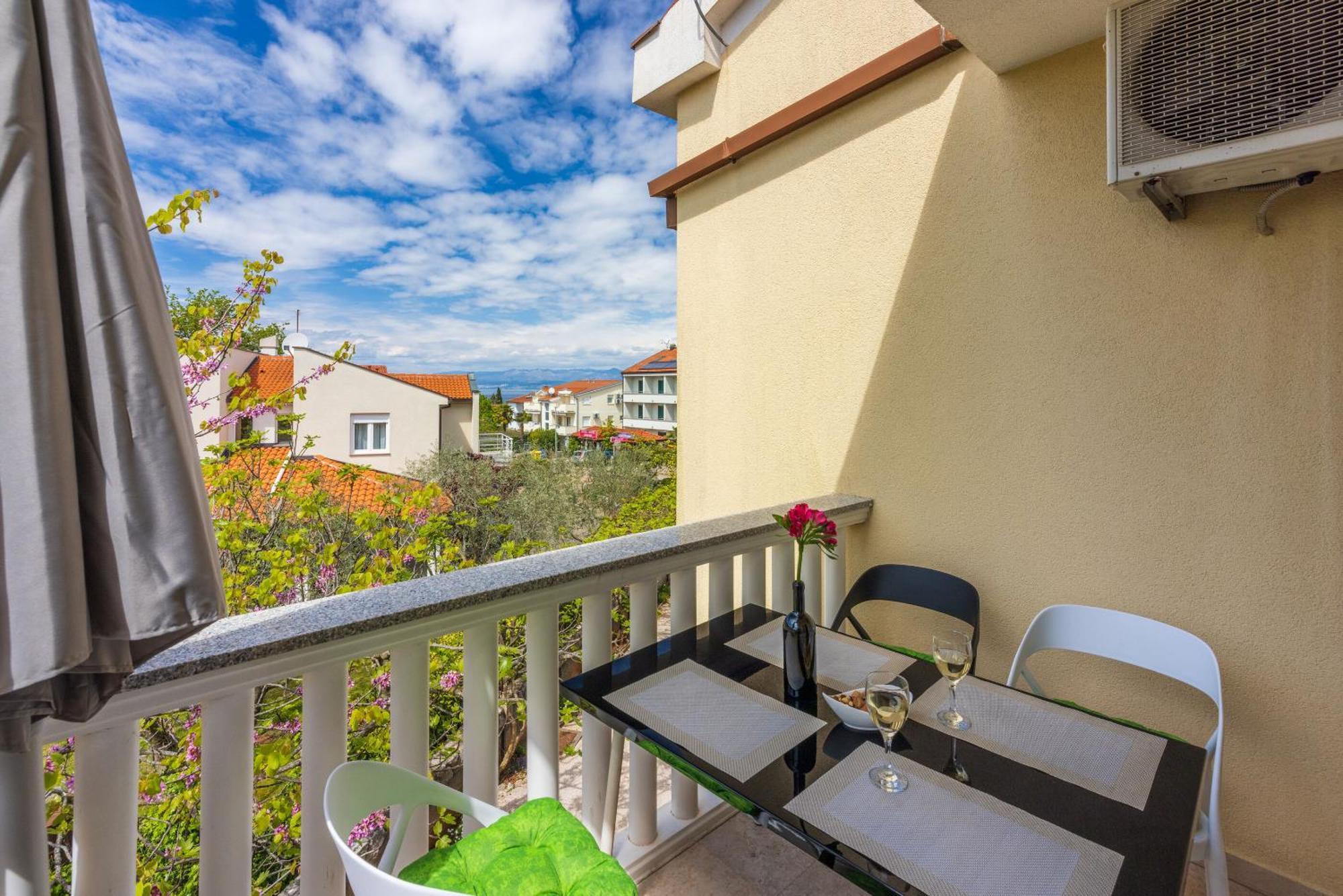 Apartments Vesna Malinska Ngoại thất bức ảnh
