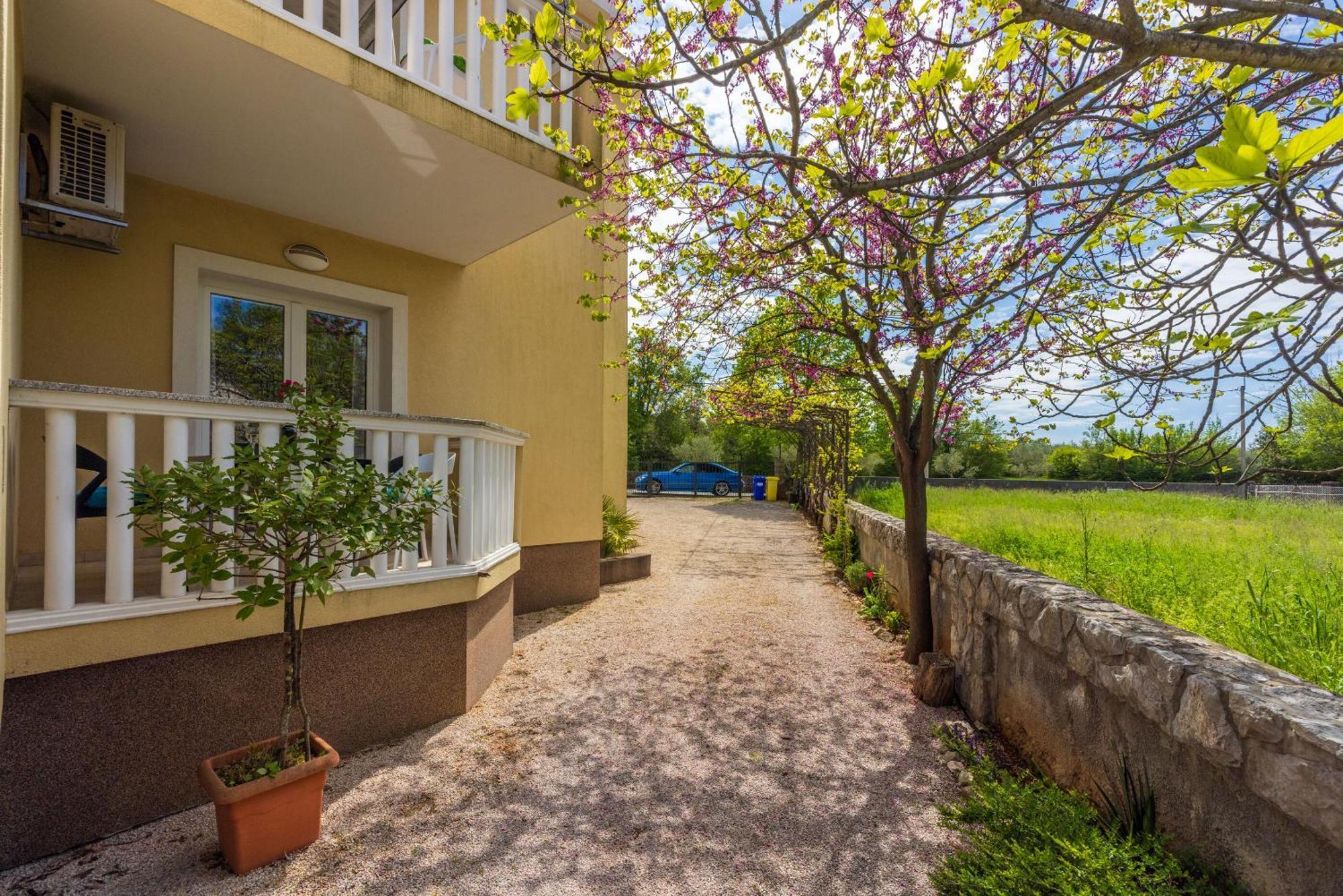 Apartments Vesna Malinska Ngoại thất bức ảnh