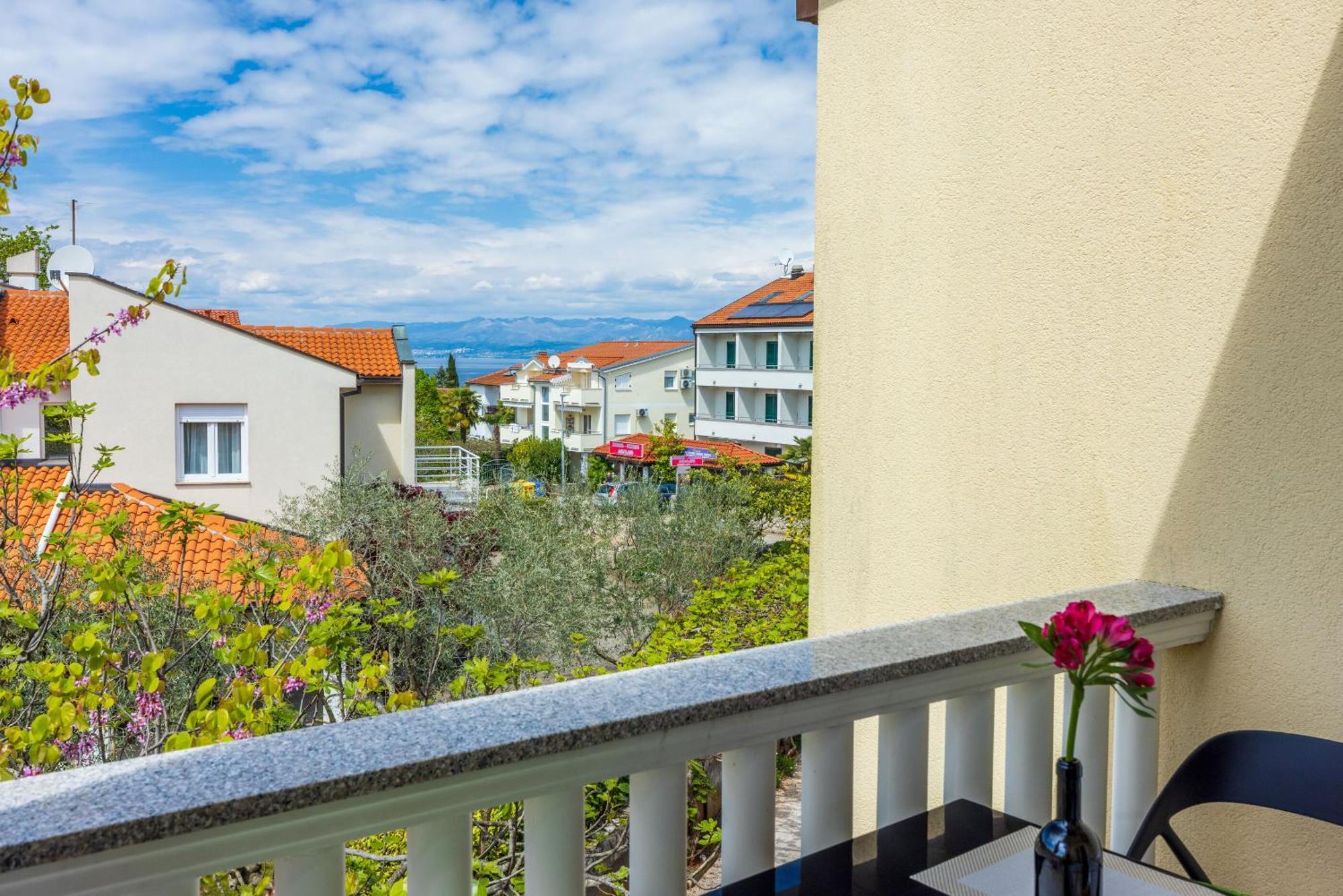 Apartments Vesna Malinska Ngoại thất bức ảnh