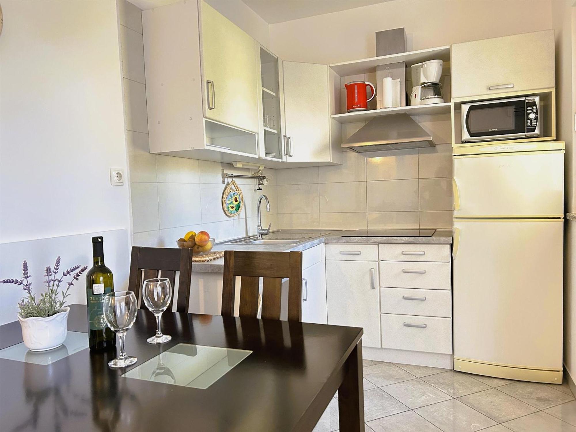 Apartments Vesna Malinska Ngoại thất bức ảnh